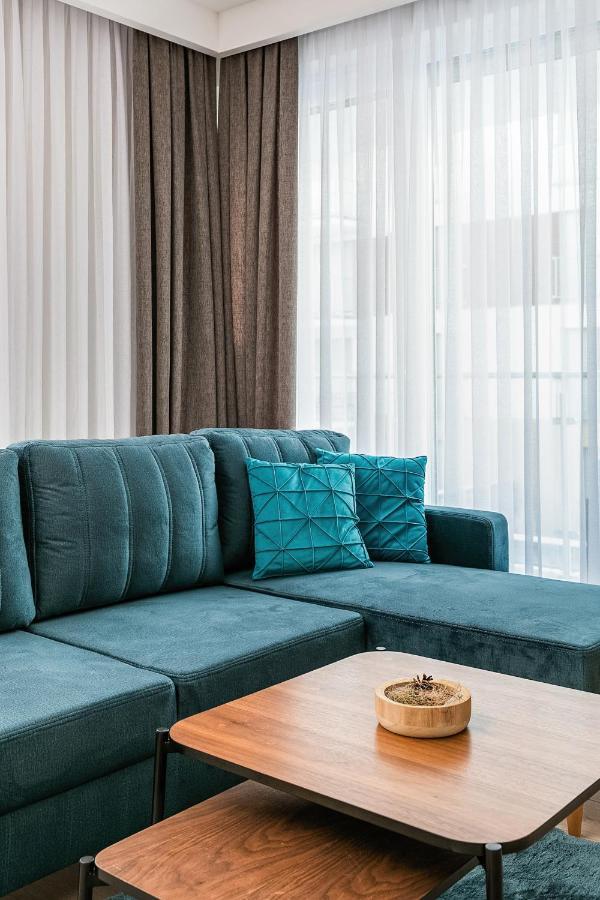 Apartment 9 *