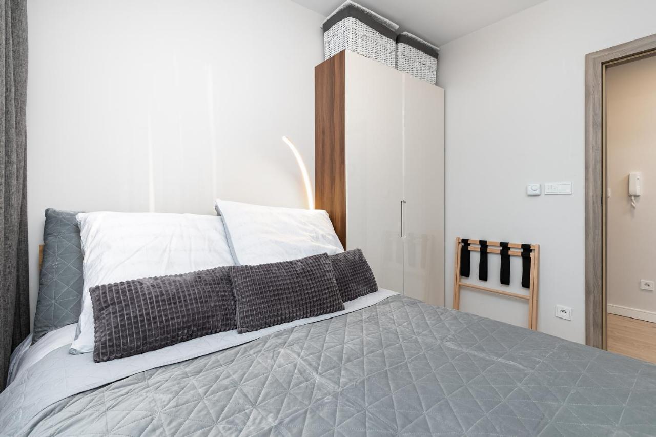 9 Apartment *