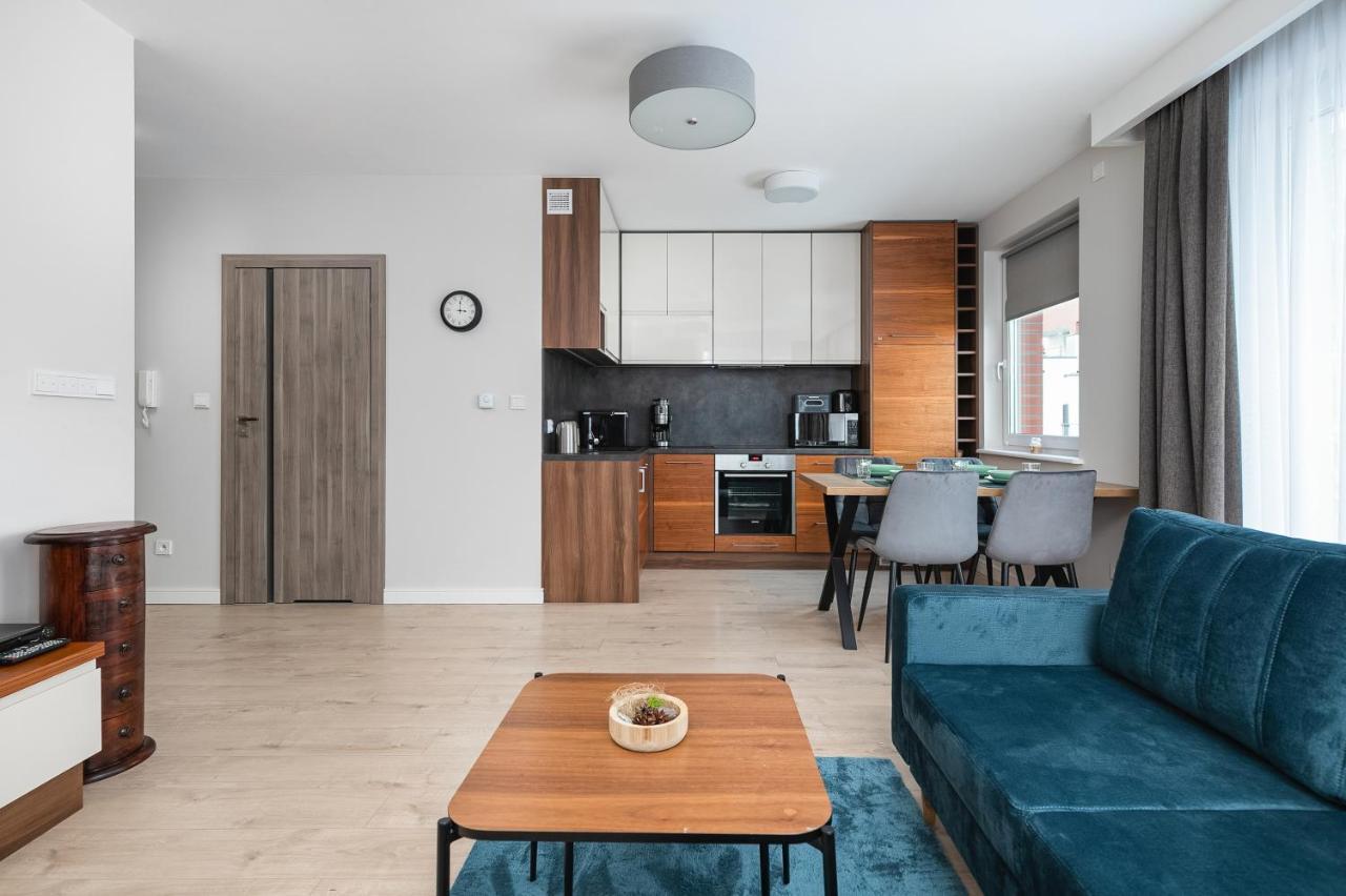 Apartment 9 *